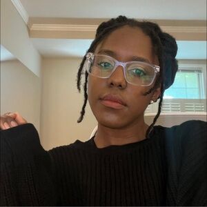 Meet your Posher, Andrea